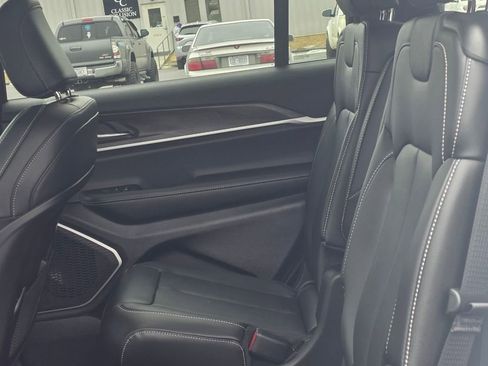 New 2026 Jeep Grand Cherokee L Limited image 11