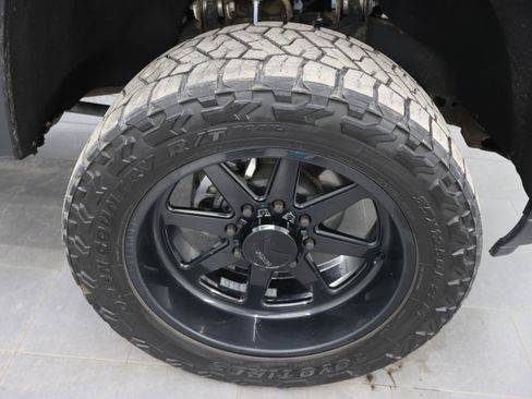 Used 2024 Chevrolet Silverado 2500 Custom w/ Custom Value Package image 3