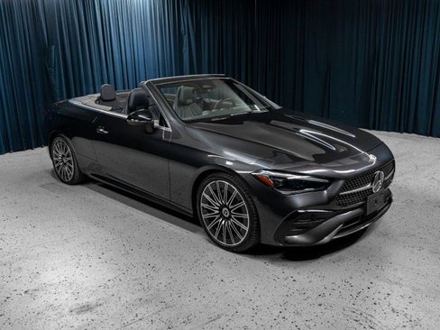 Used 2025 Mercedes-Benz CLE 300 4MATIC Cabriolet image 4