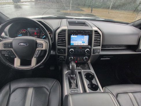 Used 2018 Ford F150 Platinum w/ Equipment Group 701A Luxury image 30