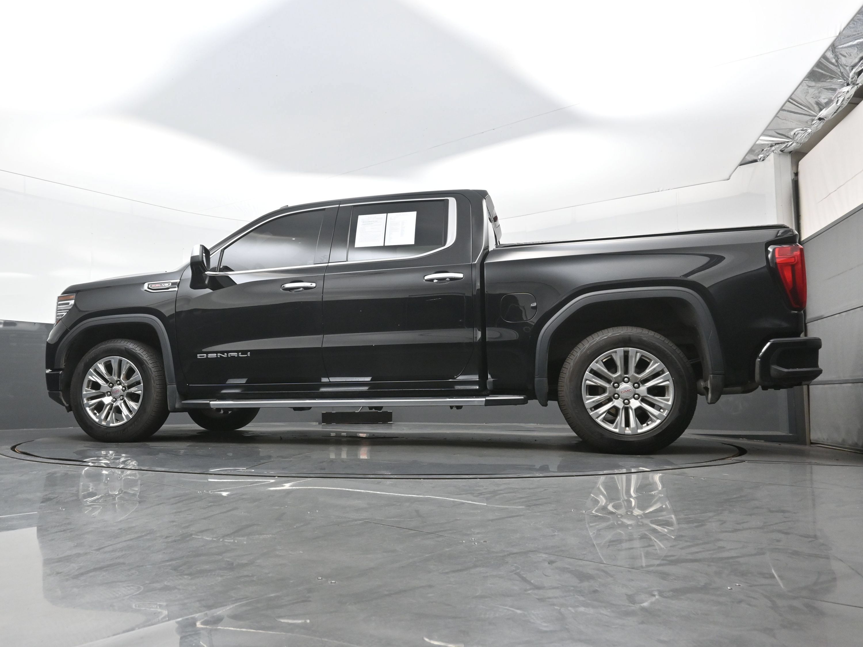 Used 2023 GMC Sierra 1500 Denali AWD/4WD image 31