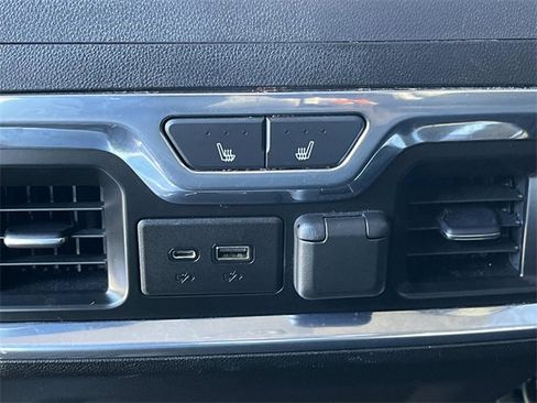 Used 2020 Chevrolet Silverado 2500 LTZ w/ LTZ Premium Package image 19