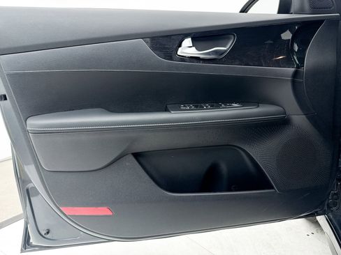 Certified 2024 Kia Forte GT-Line image 32