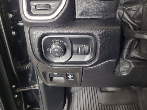 Used 2019 RAM 1500 Laramie image 15