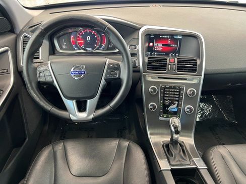 Used 2016 Volvo XC60 T6 w/ Proximity Package AWD/4WD image 18