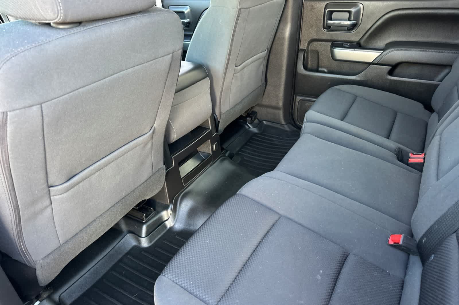 Used 2018 Chevrolet Silverado 1500 LT w/ LT Fleet Convenience Package AWD/4WD image 5