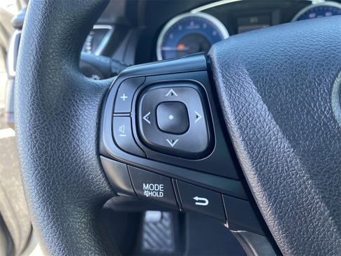 Used 2017 Toyota Camry LE image 25
