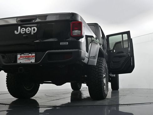 Used 2021 Jeep Gladiator Overland AWD/4WD image 44