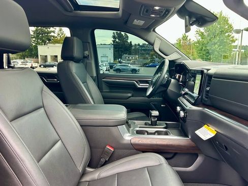 Used 2023 GMC Sierra 1500 SLT w/ SLT Premium Package AWD/4WD image 17