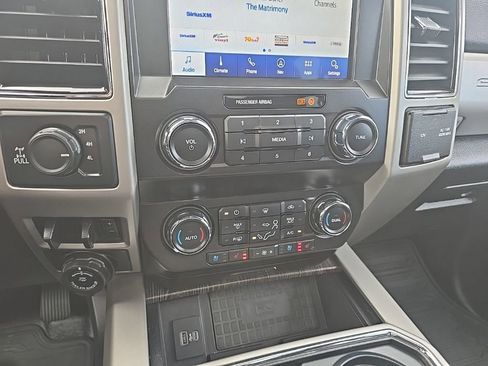 Used 2020 Ford F350 Lariat AWD/4WD image 24
