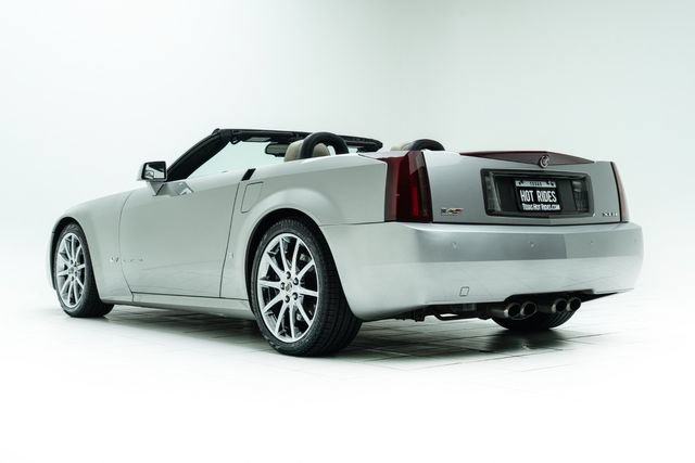 Used 2006 Cadillac XLR V RWD image 19