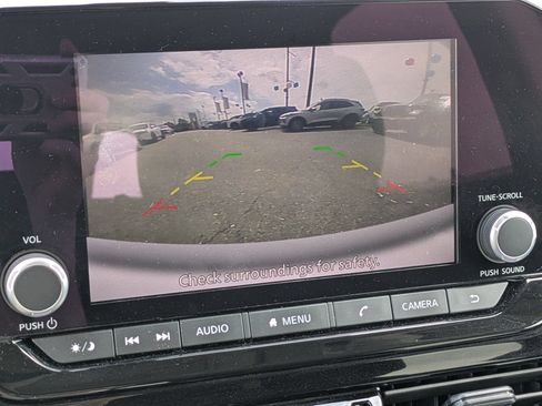 Certified 2024 Nissan Pathfinder SV FWD image 21