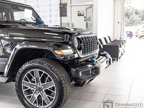 Used 2024 Jeep Wrangler High Altitude AWD/4WD image 4