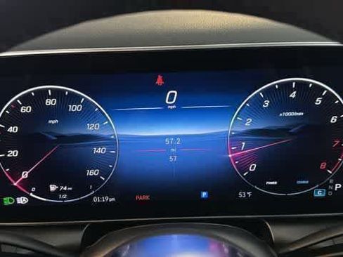 Used 2025 Mercedes-Benz GLC 300 4MATIC image 19