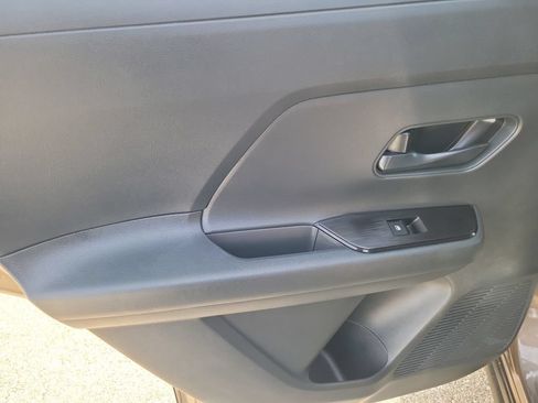 Used 2025 Nissan Kicks S FWD image 12