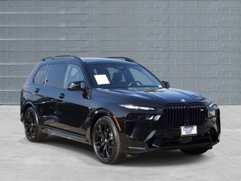 Used 2025 BMW X7 M60i image 1