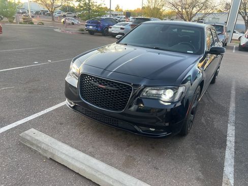 Used 2022 Chrysler 300 S image 3