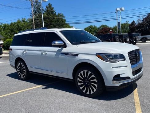 Used 2023 Lincoln Navigator Black Label AWD/4WD image 7