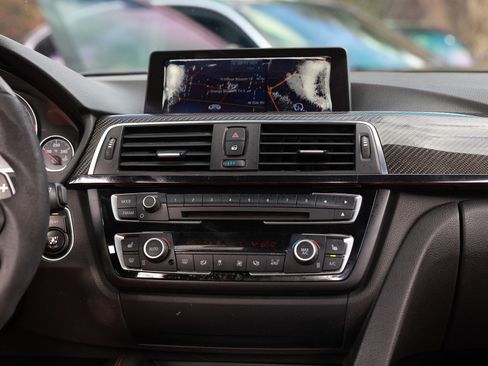 Used 2015 BMW M4 Convertible image 41