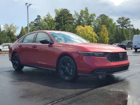 New 2025 Honda Accord SE image 3