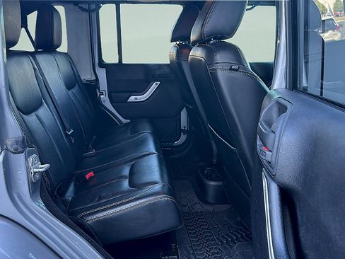 Used 2013 Jeep Wrangler Unlimited Sahara w/ Connectivity Group AWD/4WD image 28