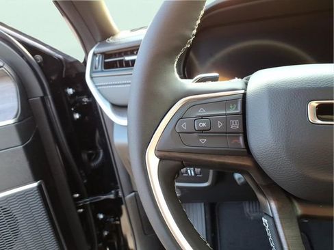 New 2026 Jeep Grand Cherokee Limited image 16