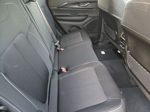 New 2025 Jeep Grand Cherokee Laredo X w/ Luxury Tech Group I image 9