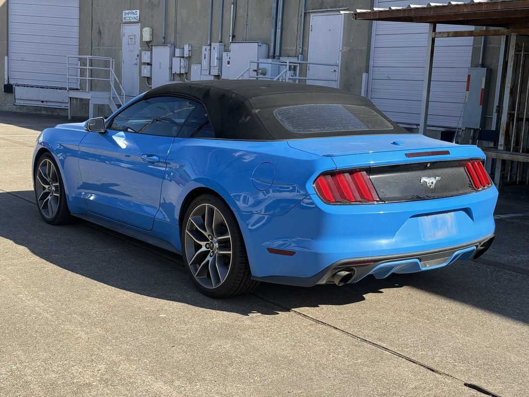 Used 2017 Ford Mustang Premium RWD image 4