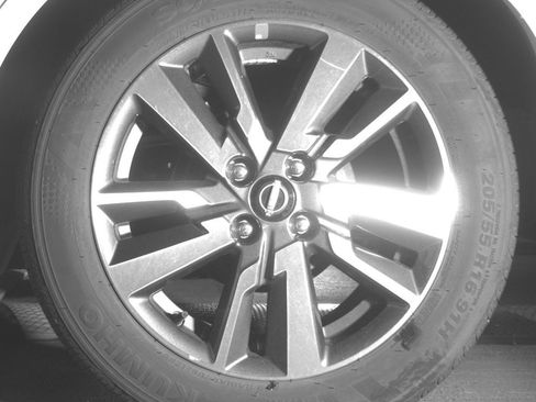 Used 2025 Nissan Versa SV FWD image 14