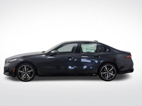 Used 2026 BMW 530i xDrive AWD/4WD image 2