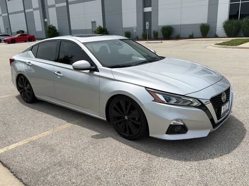 Used 2019 Nissan Altima 2.5 SV FWD image 3