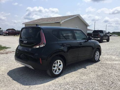 Used 2024 Kia Soul LX w/ Option Group 015 FWD image 3