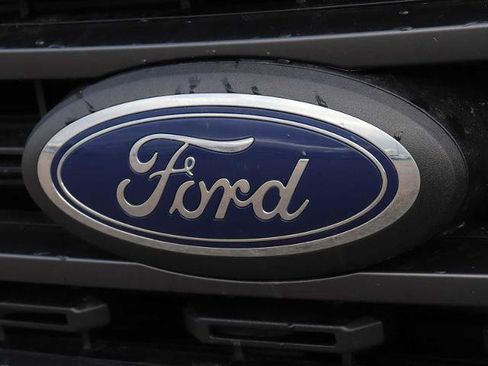 Certified 2021 Ford F150 XLT w/ Equipment Group 302A High image 11