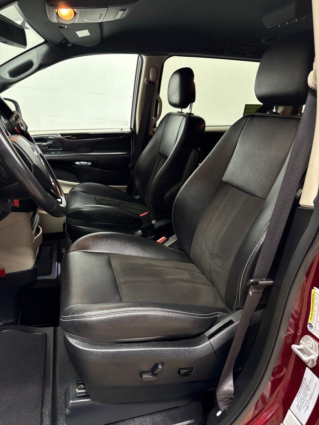 Used 2019 Dodge Grand Caravan SXT FWD image 35