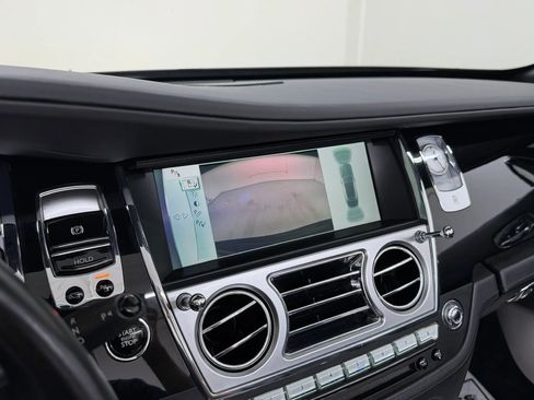 Used 2017 Rolls-Royce Dawn RWD image 21