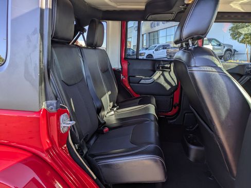 Used 2018 Jeep Wrangler Unlimited Sport image 28