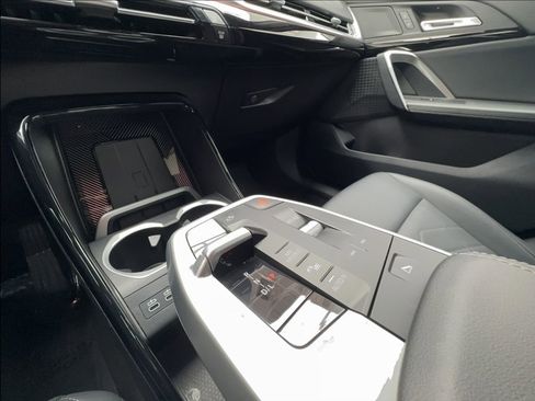 Used 2025 BMW X2 xDrive28i AWD/4WD image 43