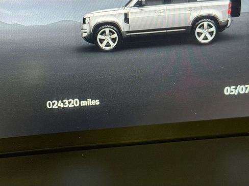 Certified 2023 Land Rover Defender 110 SE AWD/4WD image 13