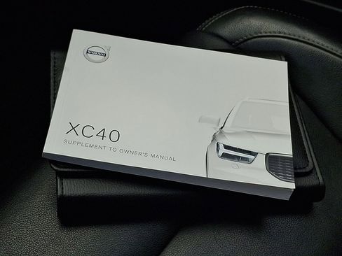 Used 2019 Volvo XC40 T5 Momentum AWD/4WD image 19