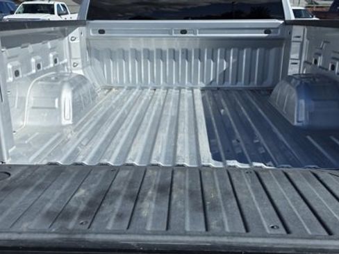 Used 2022 Chevrolet Silverado 1500 LT image 7