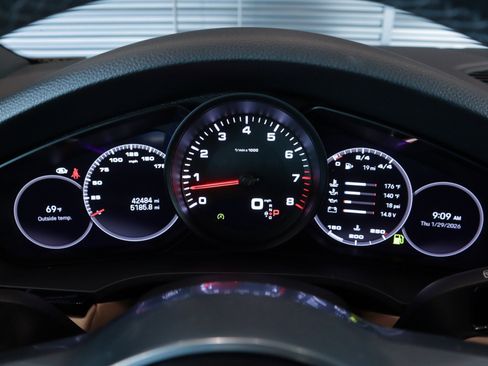 Certified 2023 Porsche Cayenne image 16