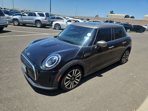 Used 2022 MINI Cooper 4-Door Hardtop FWD image 4