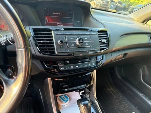 Used 2017 Honda Accord Sport Special Edition image 10