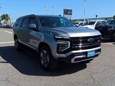 Certified 2025 Chevrolet Suburban Z71 AWD/4WD image 2