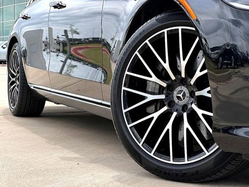 Used 2025 Mercedes-Benz S 580 4MATIC Sedan image 2