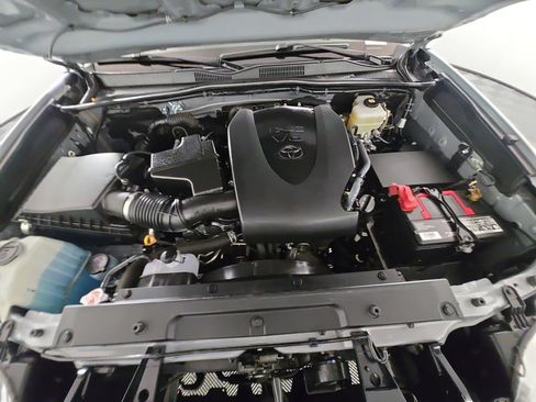 Used 2021 Toyota Tacoma TRD Off-Road image 16