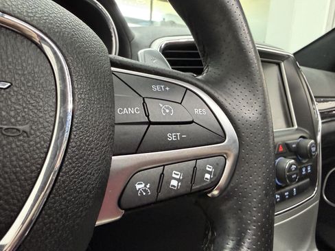Used 2016 Jeep Grand Cherokee SRT AWD/4WD image 15