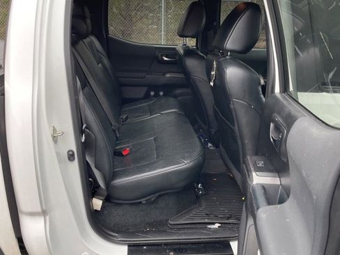 Used 2018 Toyota Tacoma TRD Pro image 9