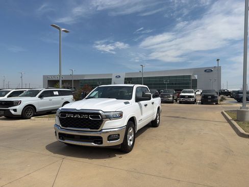 Used 2025 RAM 1500 Lone Star AWD/4WD image 25