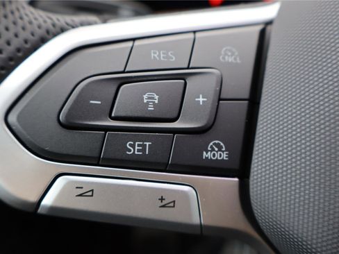 New 2026 Volkswagen Tiguan SEL R-Line image 16